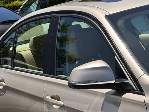 Used 2013 BMW 328i xDrive Sedan AWD/4WD image 3