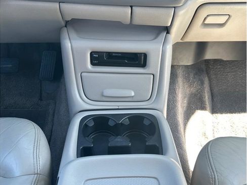 Used 2002 Chevrolet Tahoe LT AWD/4WD image 17