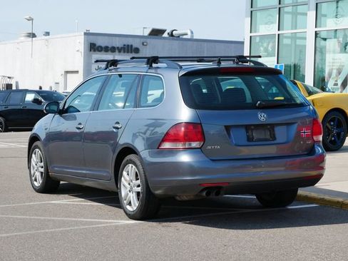 Used 2011 Volkswagen Jetta TDI FWD image 3
