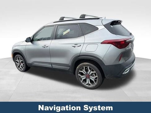 Used 2023 Kia Seltos SX w/ SX Sunroof Package AWD/4WD image 5