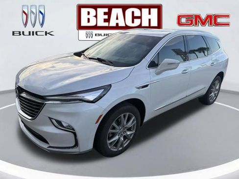 Used 2023 Buick Enclave Premium w/ Experience Buick Package FWD image 4