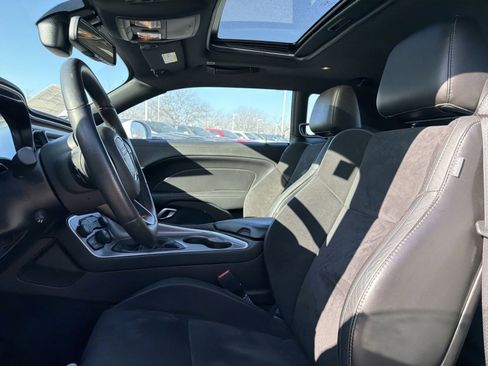 Used 2022 Dodge Challenger R/T w/ Plus Package image 18