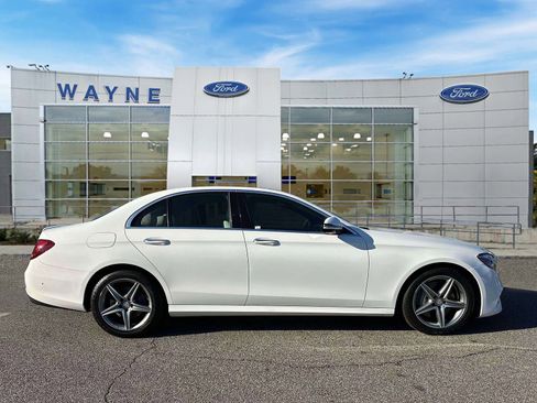 Used 2017 Mercedes-Benz E 300 4MATIC image 7