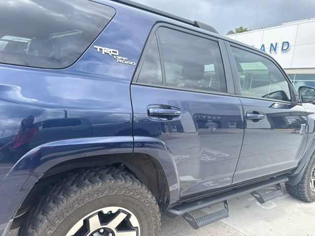 Used 2021 Toyota 4Runner TRD Off-Road AWD/4WD image 15