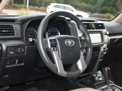 Used 2017 Toyota 4Runner Limited image 9