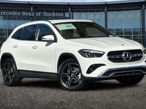 New 2026 Mercedes-Benz GLA 250 4MATIC image 1