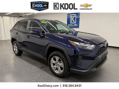 Used 2025 Toyota RAV4 XLE AWD/4WD image 1