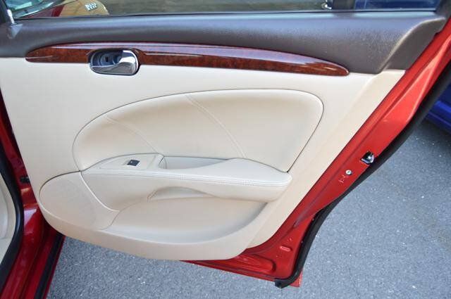 Used 2008 Buick Lucerne CXS FWD image 47