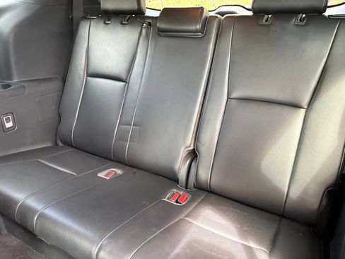 Used 2021 Toyota Highlander XSE AWD/4WD image 12