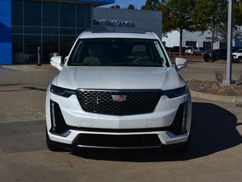 Used 2024 Cadillac XT6 Premium Luxury w/ Technology Package image 2