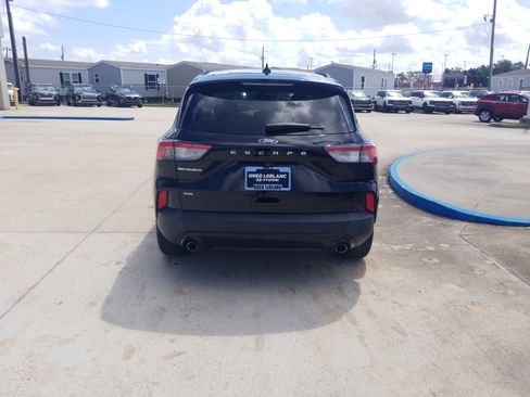Used 2021 Ford Escape SE w/ SE Sport Appearance Package FWD image 6