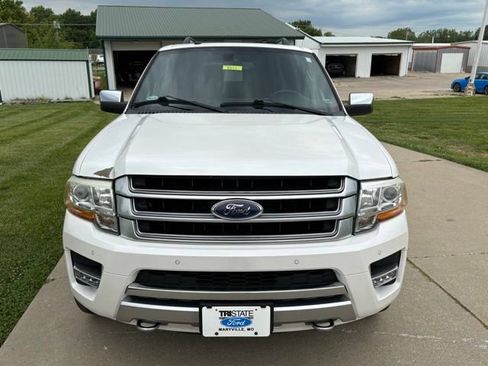 Used 2017 Ford Expedition Platinum AWD/4WD image 2