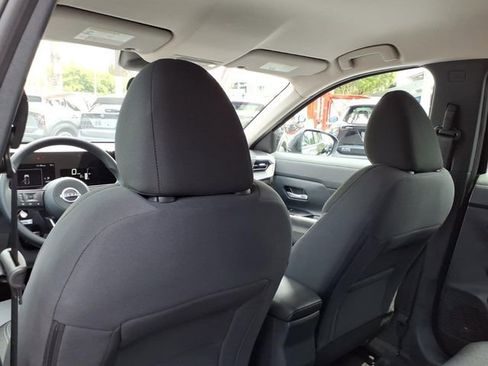 Used 2025 Nissan Kicks SV FWD image 8
