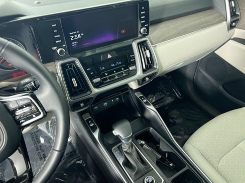Used 2022 Kia Sorento EX w/ Panoramic Sunroof Package FWD image 23