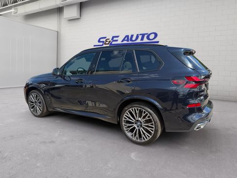 Used 2025 BMW X5 xDrive40i AWD/4WD image 3