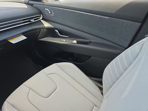 New 2026 Hyundai Elantra Limited FWD image 14