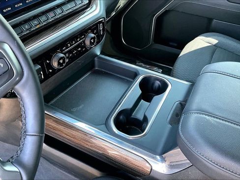 Used 2024 Chevrolet Silverado 2500 LT w/ Midnight Edition image 17