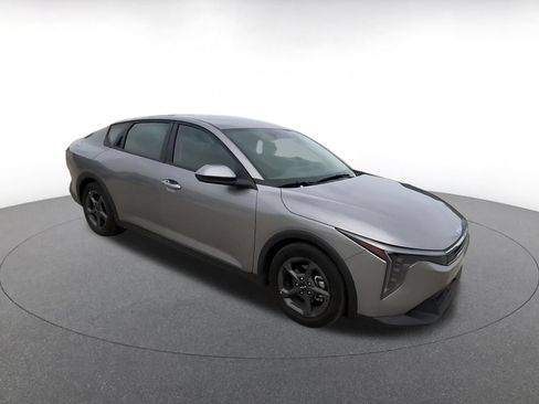 Used 2025 Kia K4 FWD image 2