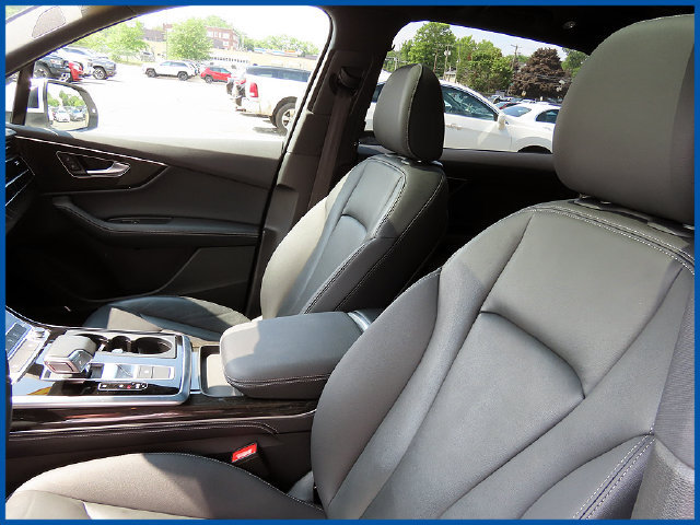 Used 2025 Audi Q7 3.0T Premium Plus AWD/4WD image 15