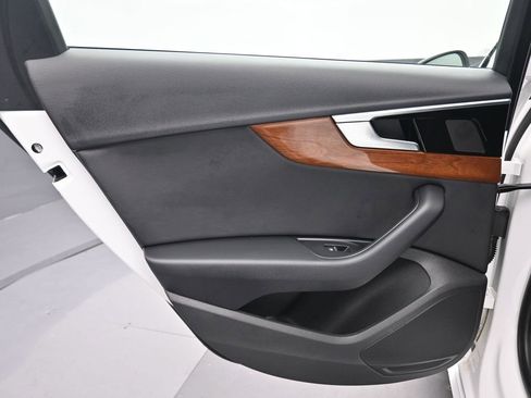 Used 2022 Audi A4 2.0T Premium image 31