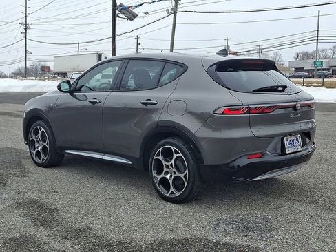 Used 2024 Alfa Romeo Tonale Ti w/ Premium Interior Package image 4