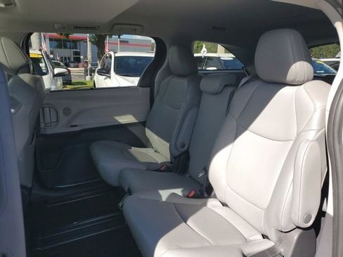 Used 2023 Toyota Sienna XLE image 10