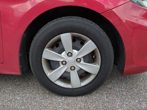 Used 2014 Hyundai Accent GLS image 9