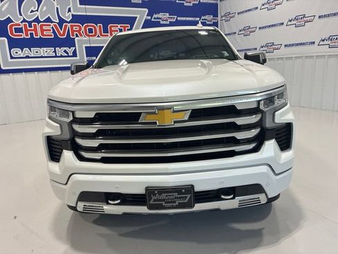 Used 2025 Chevrolet Silverado 1500 High Country w/ Technology Package AWD/4WD image 11