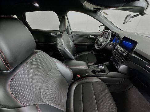 Used 2025 Ford Escape ST-Line image 25