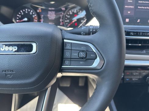 Used 2025 Jeep Compass Limited AWD/4WD image 28
