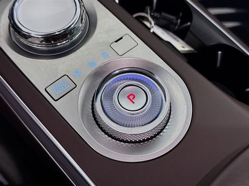 Used 2023 Genesis GV70 2.5T w/ Advanced Package image 20