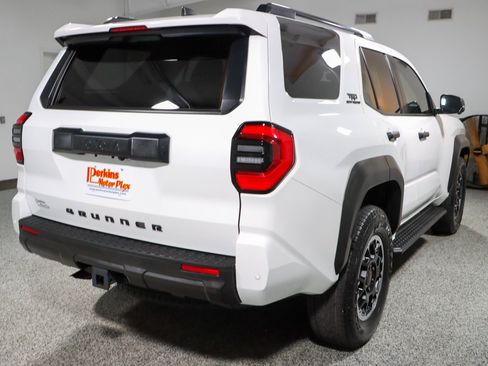 Used 2025 Toyota 4Runner TRD Off-Road Premium AWD/4WD image 7