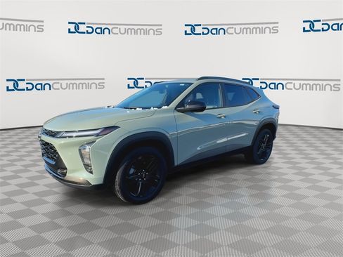 Used 2024 Chevrolet Trax ACTIV w/ Sunroof Package image 5