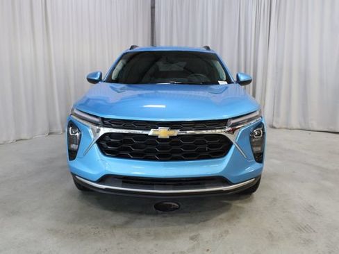 Used 2025 Chevrolet Trax LT w/ Driver Confidence Package FWD image 36