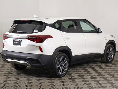 Used 2023 Kia Seltos LX image 8