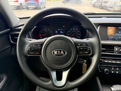 Used 2018 Kia Optima LX image 10