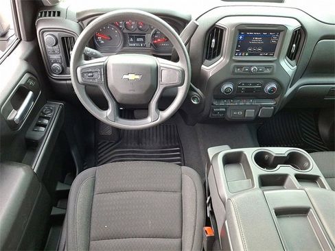Used 2025 Chevrolet Silverado 1500 Custom image 11