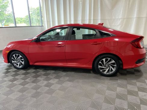 Used 2018 Honda Civic EX image 4