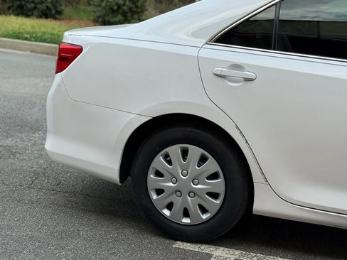Used 2014 Toyota Camry FWD image 9