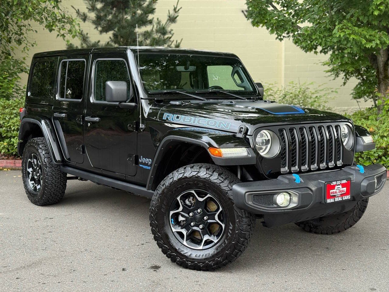 Used 2022 Jeep Wrangler Unlimited Rubicon 4xe w/ Cold Weather Group AWD/4WD image 2