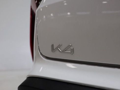 Used 2025 Kia K4 LXS image 11