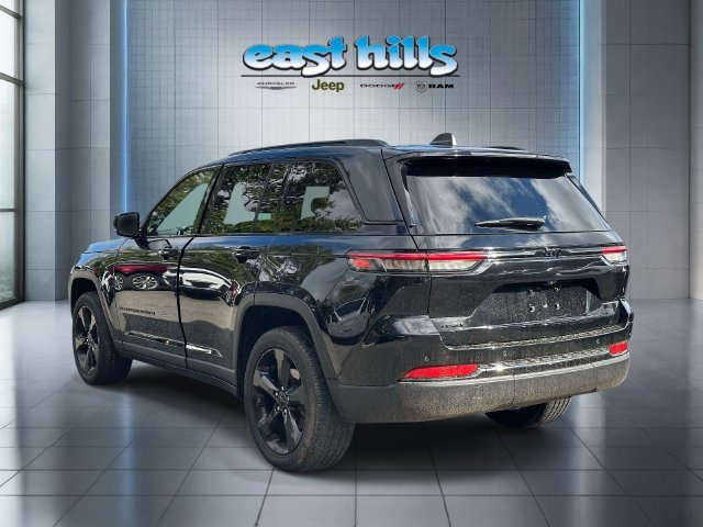 Certified 2023 Jeep Grand Cherokee Altitude AWD/4WD image 5