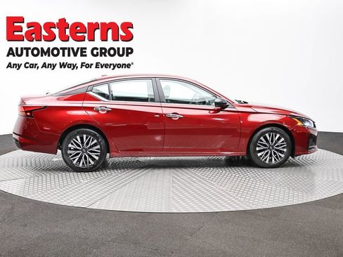 Used 2025 Nissan Altima 2.5 SV FWD image 4