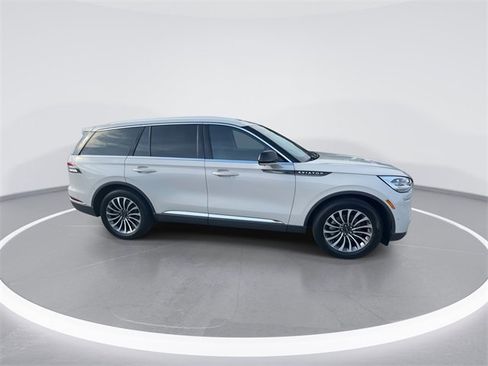 Used 2022 Lincoln Aviator Reserve w/ Equipment Group 201A image 8
