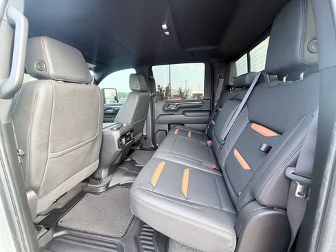 Used 2024 GMC Sierra 2500 AT4 w/ Technology Package AWD/4WD image 27