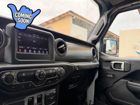 Used 2023 Jeep Wrangler Sport AWD/4WD image 15