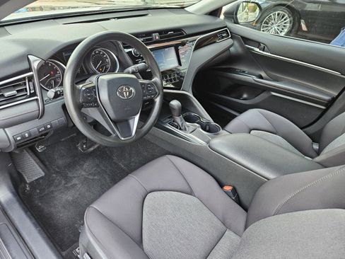Used 2018 Toyota Camry LE w/ Convenience Package image 9