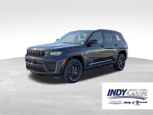 New 2026 Jeep Grand Cherokee Altitude AWD/4WD image 1