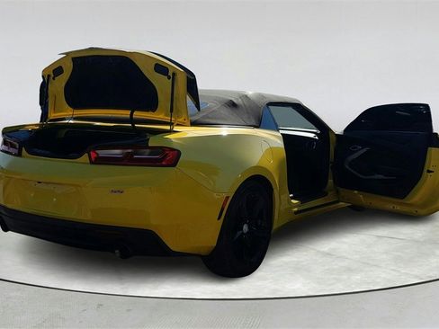 Used 2018 Chevrolet Camaro SS image 13