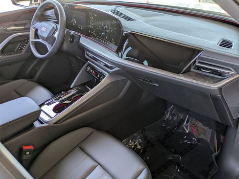 New 2025 Audi Q5 Premium image 9